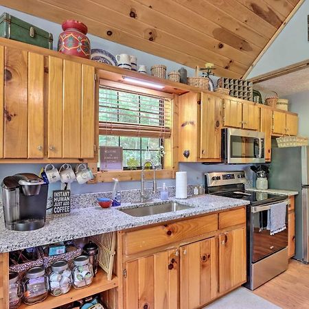 Bumblebee Cottage Murphy Retreat With Hot Tub Salem Exterior photo