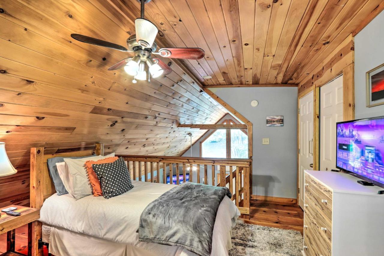 Bumblebee Cottage Murphy Retreat With Hot Tub Salem Exterior photo