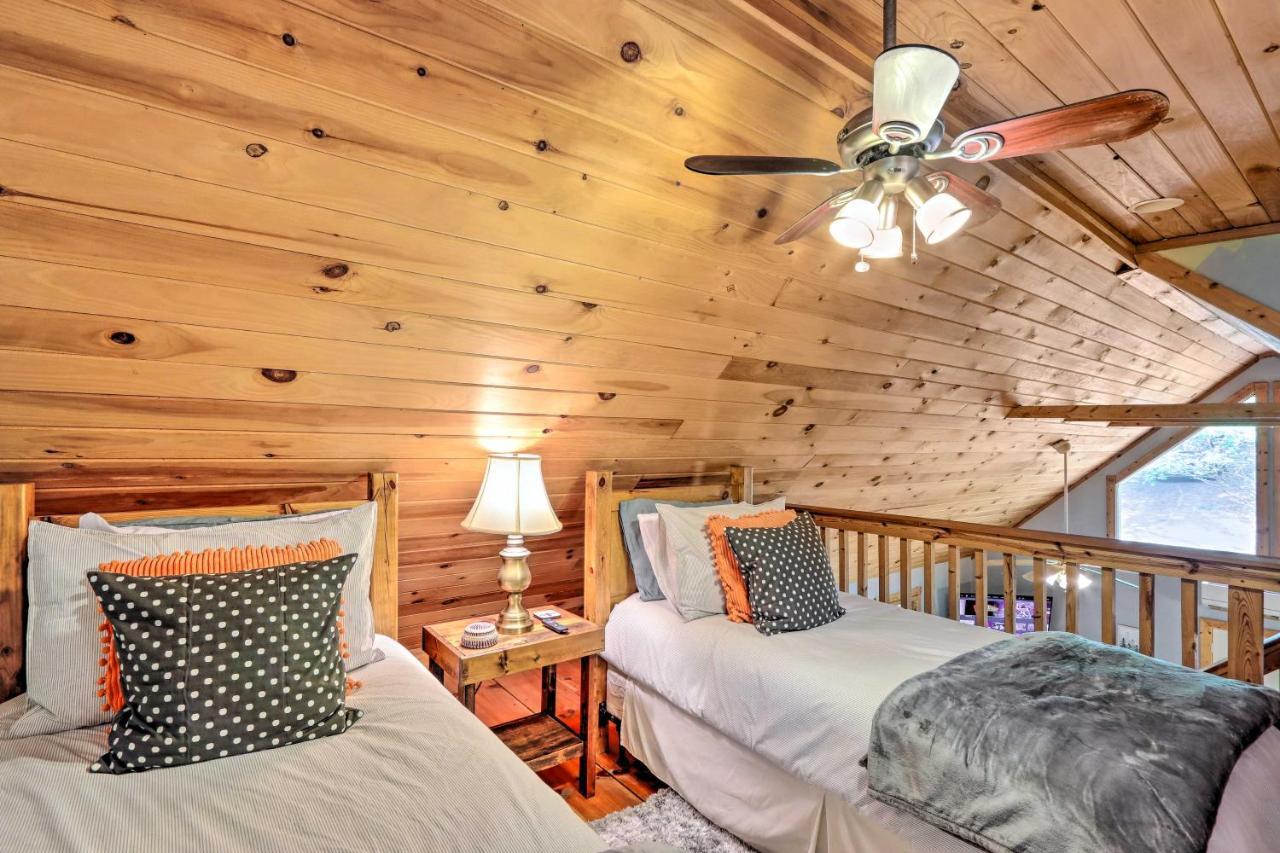 Bumblebee Cottage Murphy Retreat With Hot Tub Salem Exterior photo