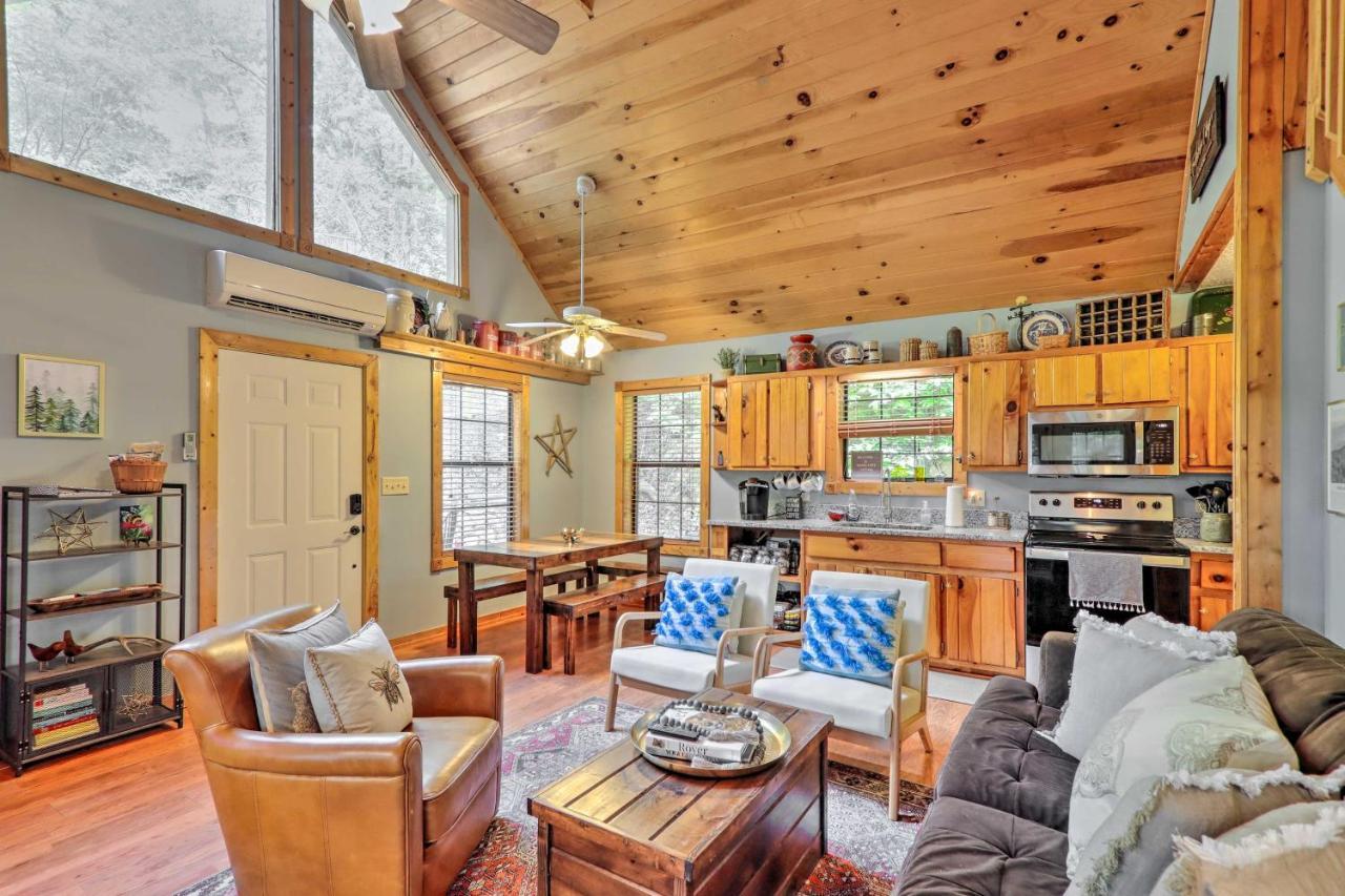 Bumblebee Cottage Murphy Retreat With Hot Tub Salem Exterior photo